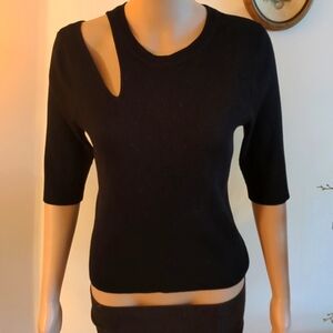 Dona Karan rayon top, size M.